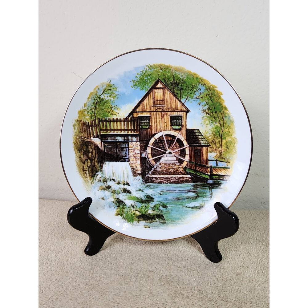 Country Living Legacy Plate Collector Wall Decor Porcelain 8 1/2" Gold Trim Vtg